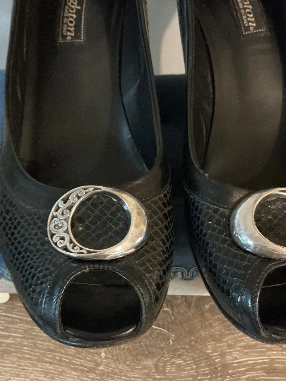 Brighton Nelly Black Snake Print Leather Peep-Toe Wedge Heels Sz 9 9.5 Silver